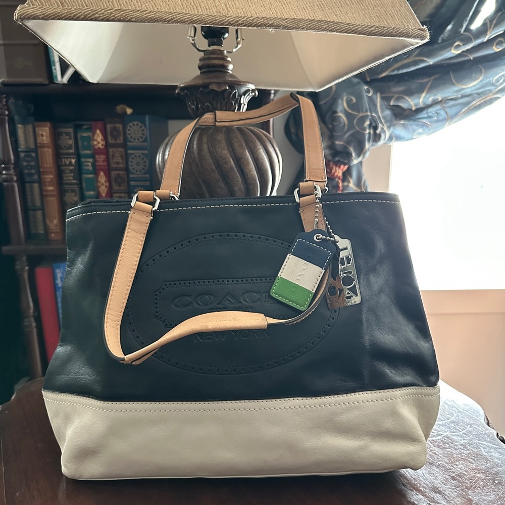Coach Navy and Cream Bag Leather - Picture 5 of 6